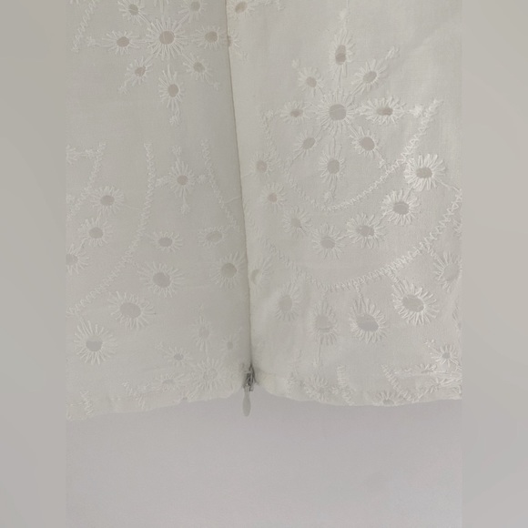 NWT Crop Top Embroidered - Picture 6 of 8